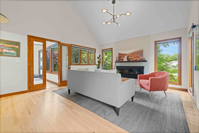 996 Stillwater Rd in Stamford, CT - Building Photo - Building Photo