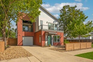 1417 E Crockett St in San Antonio, TX - Building Photo