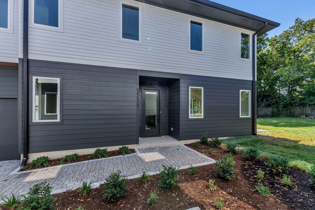 5917 Robertson Ave in Nashville, TN - Building Photo