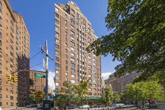 5 Riverside Dr in New York, NY - Building Photo - Building Photo