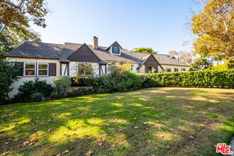 2771 Club Dr in Los Angeles, CA - Building Photo - Building Photo