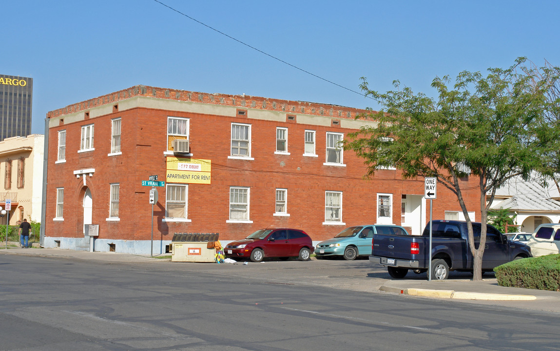 John Carmon Apartments in El Paso, TX - Building Photo