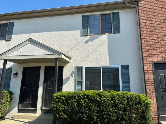 7320 Fall Creek Ln in Columbus, OH - Building Photo - Building Photo