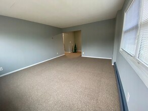 5215 Main St E in Maple Plain, MN - Building Photo - Building Photo