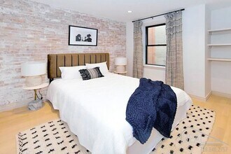 375 E 10th St-Unit -2D in New York, NY - Building Photo - Building Photo