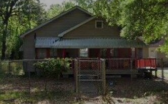 4247 Maple Dr in Baton Rouge, LA - Building Photo