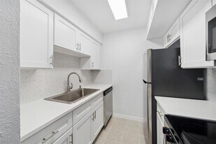5001 Lamonte Ln in Houston, TX - Building Photo