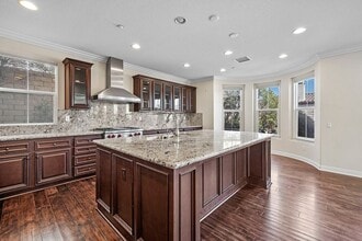 3904 Eagle Flight Dr in Simi Valley, CA - Foto de edificio - Building Photo