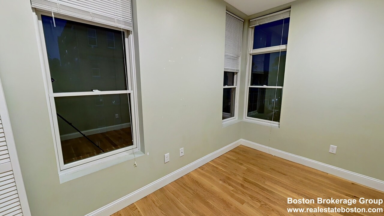 299 Dudley St, Unit 2 in Boston, MA - Building Photo