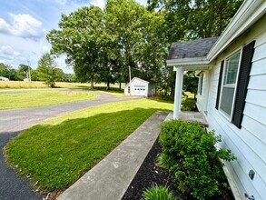 1405 Webb Ridge Rd in Russell Springs, KY - Building Photo - Building Photo