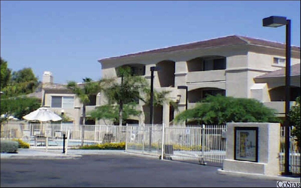 Villa Real in Tempe, AZ - Building Photo