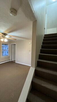 89 3rd St, Unit Apt 3 in Lowell, MA - Foto de edificio - Building Photo