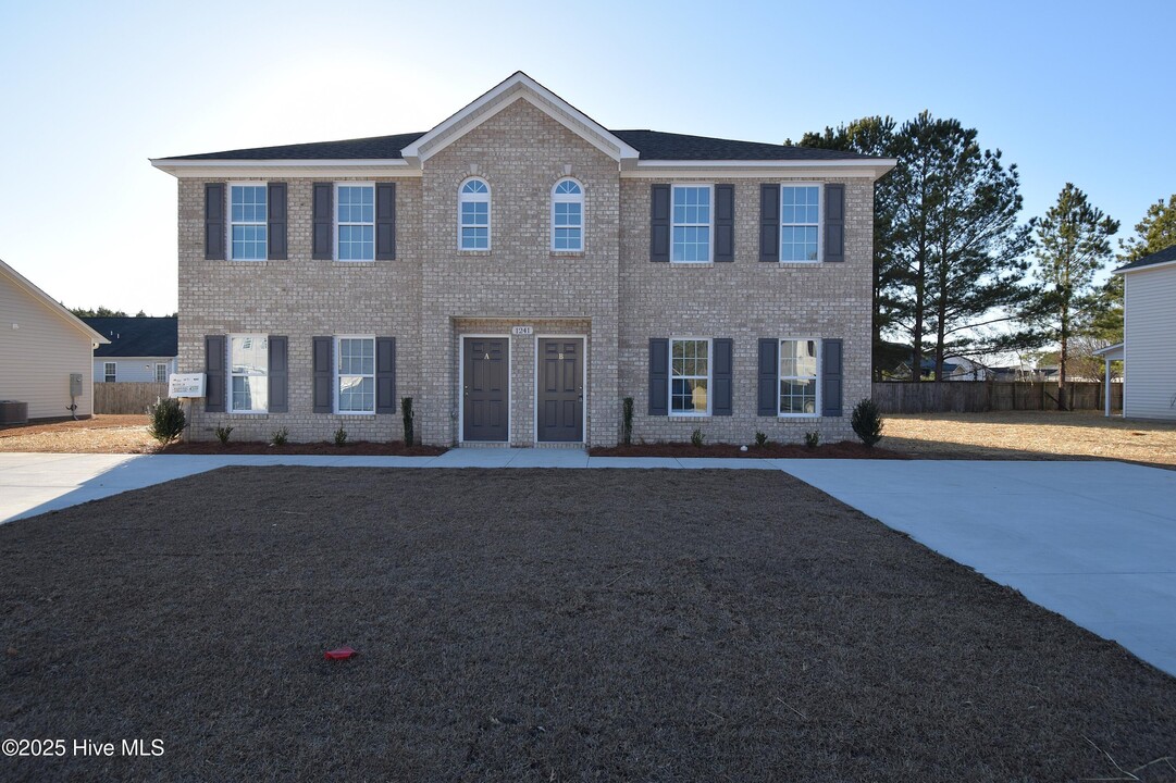 1241 Masters Ln in Greenville, NC - Building Photo