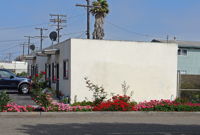 156 W Pleasant Valley Rd in Port Hueneme, CA - Building Photo - Building Photo