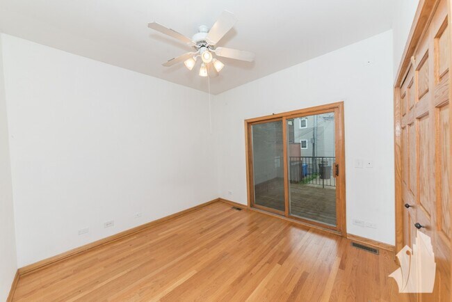 2653 N Wayne Ave, Unit 3 in Chicago, IL - Foto de edificio - Building Photo