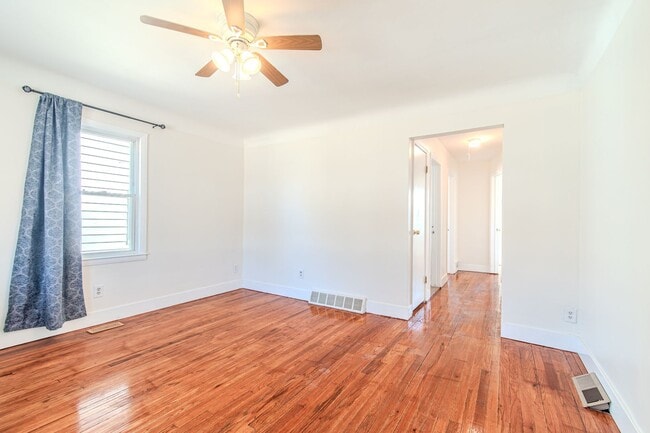 1216 E George Ave in Hazel Park, MI - Building Photo - Building Photo