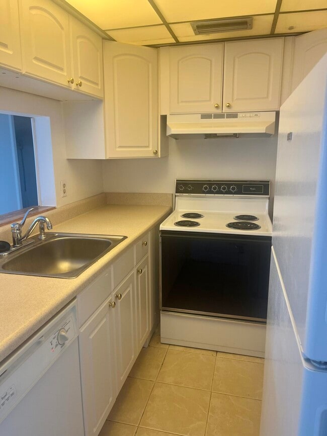 7178 Golf Colony Ct in Greenacres, FL - Building Photo - Building Photo