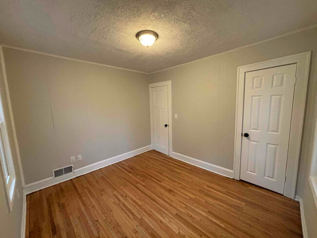 2804 Lowry Ave N in Minneapolis, MN - Building Photo - Building Photo