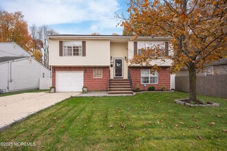 121 Milton Ave in Cliffwood, NJ - Building Photo - Building Photo