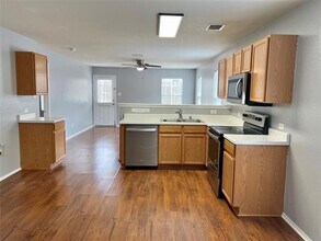 6637 Meadow Way Ln in Fort Worth, TX - Building Photo - Building Photo