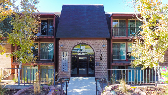 Devereaux Apartments in Salt Lake City, UT - Foto de edificio - Building Photo