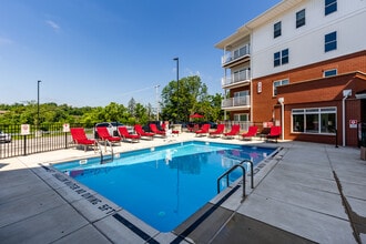 Fox Plan in Monroeville, PA - Foto de edificio - Building Photo