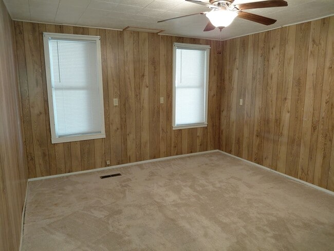 703 N 6th St in Saint Marys, KS - Building Photo - Building Photo