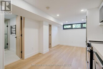 61 Marlin Ct in Newmarket, ON - Building Photo - Building Photo