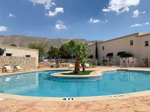 Kings Hill Apartments in El Paso, TX - Foto de edificio - Building Photo