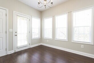 206 Providence Rd in Dallas, GA - Foto de edificio - Building Photo