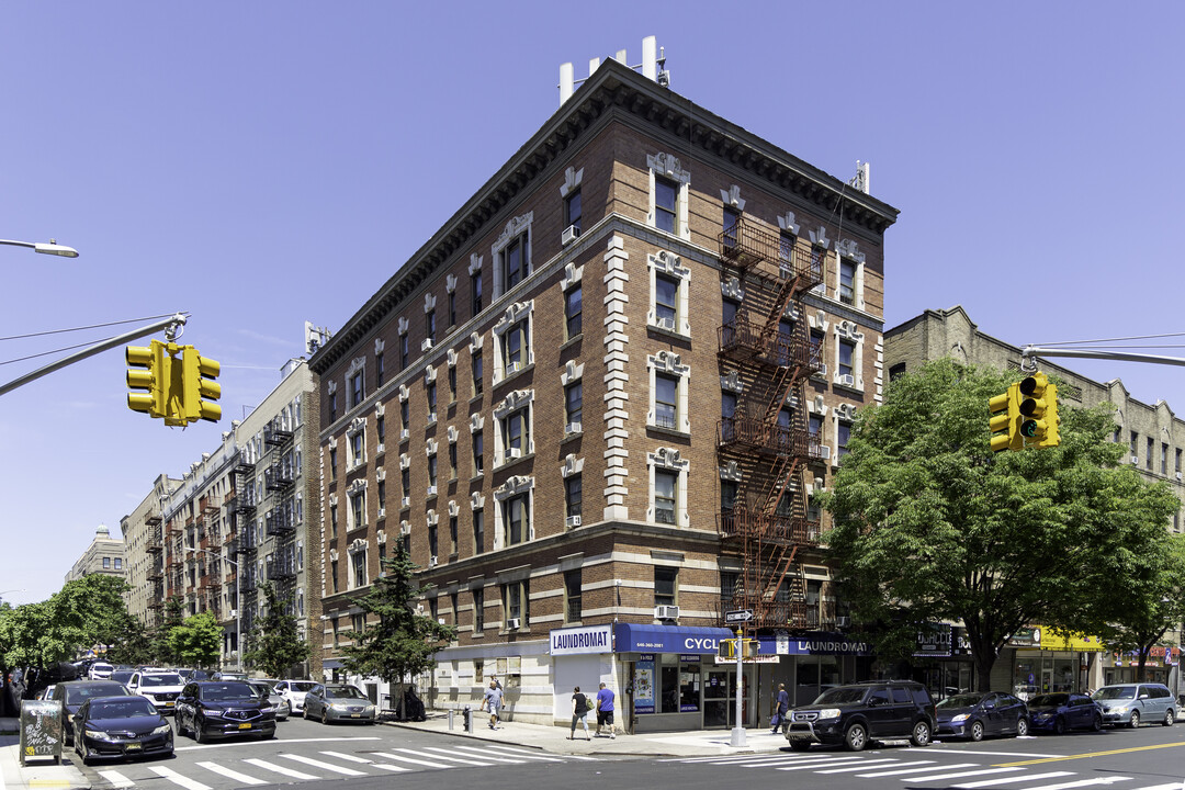 186 Audubon Avenue in New York, NY - Building Photo