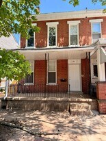 21 Walnut St in Pottstown, PA - Building Photo