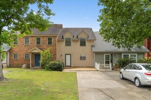 216 Cloverdale Blvd in Fort Walton Beach, FL - Building Photo