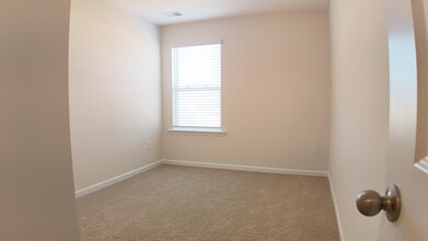 736 Embark Cir in Greer, SC - Building Photo - Building Photo