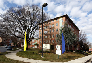 Park View at Towson in Towson, MD - Foto de edificio - Building Photo