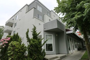 Leilani 2 in Seattle, WA - Building Photo