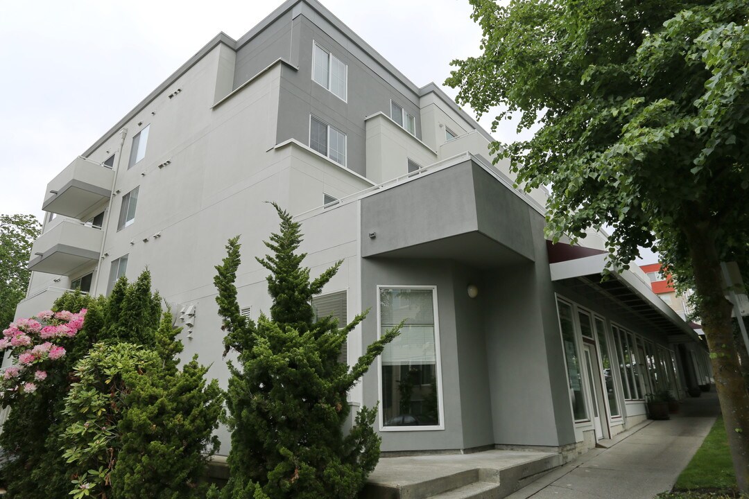 Leilani 2 in Seattle, WA - Building Photo