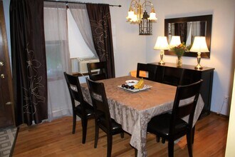 78 Water St in South Glastonbury, CT - Foto de edificio - Building Photo