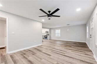 1288 Lorenzo Dr SW in Atlanta, GA - Building Photo - Building Photo