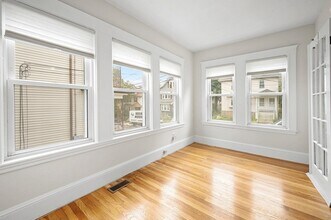 83 Newport St in Arlington, MA - Building Photo - Building Photo