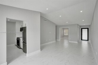 5314 SW 140th Pl in Miami, FL - Building Photo - Building Photo