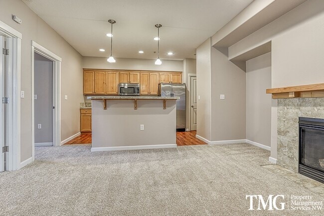 10757 NE Red Wing Way in Hillsboro, OR - Building Photo - Building Photo