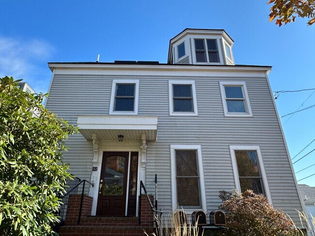 52 Monument St, Unit 3 in Portland, ME - Building Photo - Building Photo