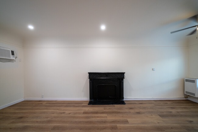 211 N Berendo St in Los Angeles, CA - Building Photo - Building Photo