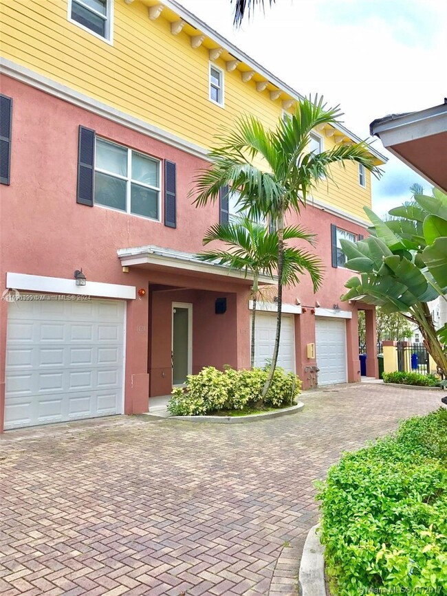 1117 SW 1st St, Unit #1127 in Fort Lauderdale, FL - Building Photo - Building Photo