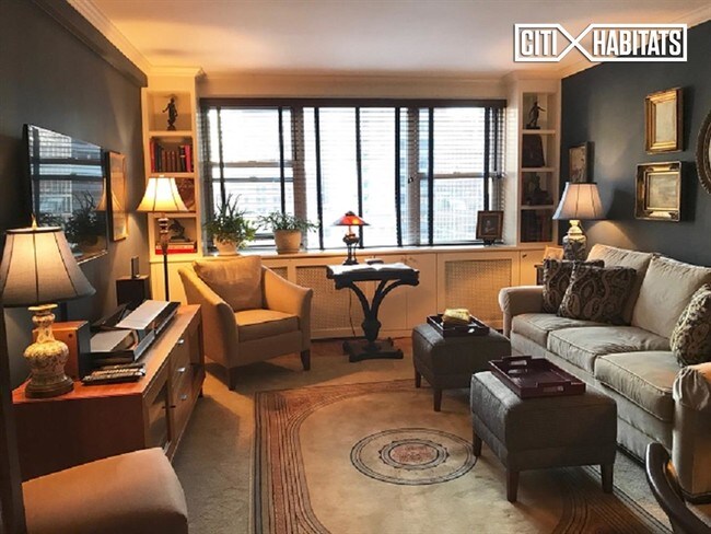 221 E 50th St-Unit -8D in New York, NY - Building Photo - Building Photo