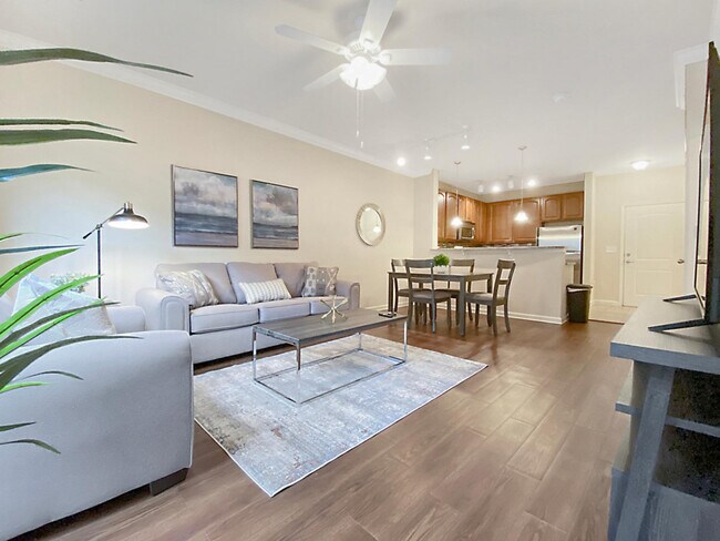 2021 N Lemans Blvd in Tampa, FL - Building Photo - Building Photo