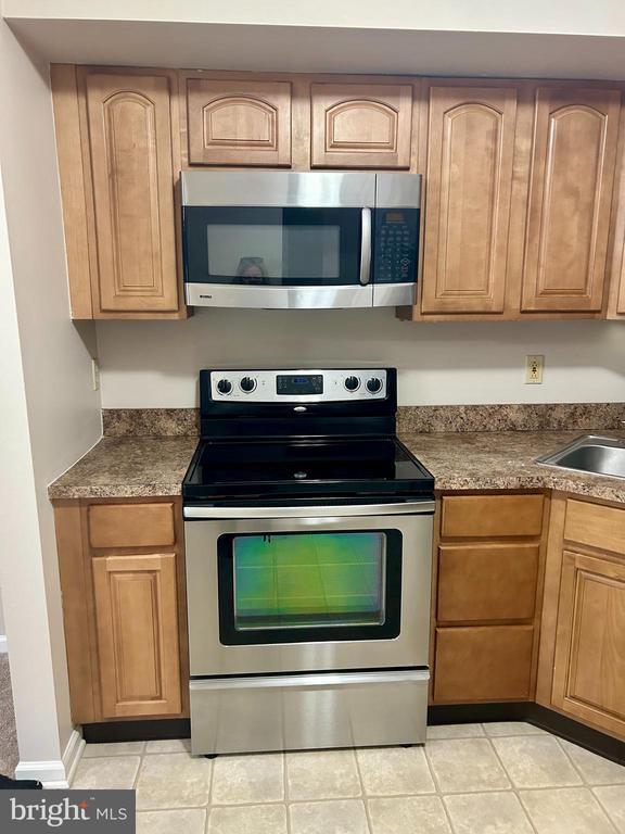 property at 1905 N Glen Dr