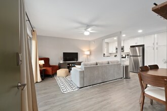 2151 Manchester Ave in Encinitas, CA - Building Photo - Building Photo