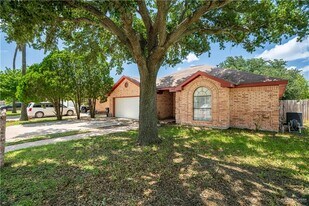 21 Crown Pointe Blvd in Mission, TX - Building Photo